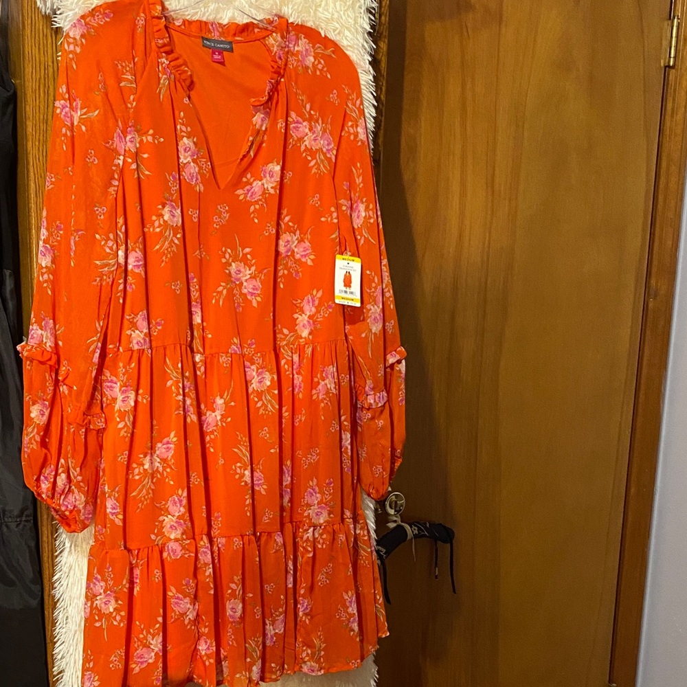 NWT Vince Camuto Women’s Tiered Peasant Style Dress. Size M